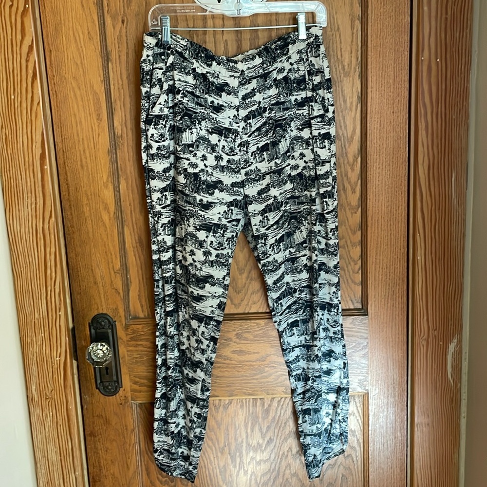 Marine Layer Hawaiian print pants